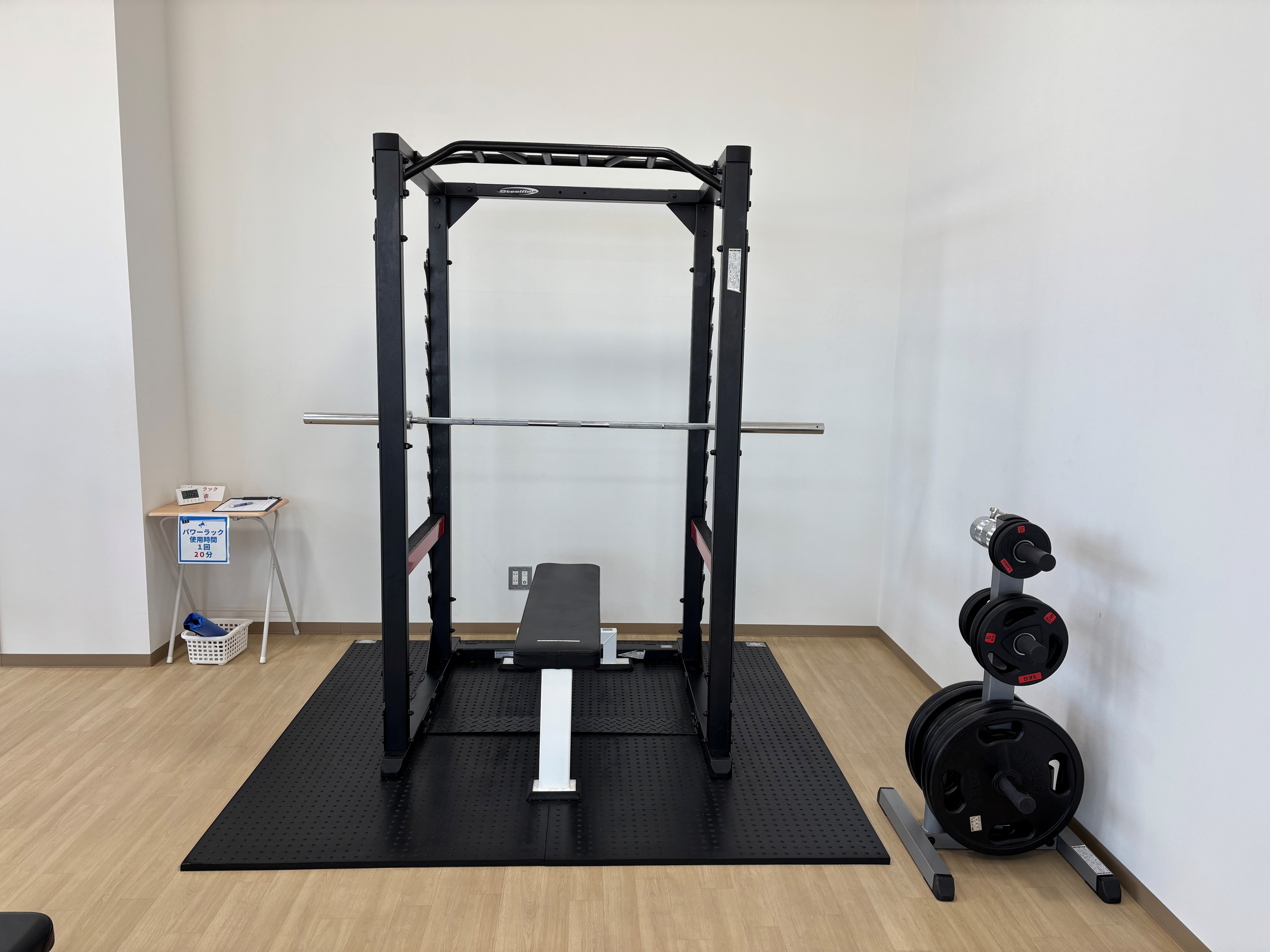 トレーニング室、ウェイトリフティング